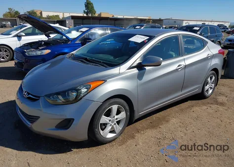 2013 Hyundai Elantra Gls z USA, uszkodzony, nr VIN KMHDH4AE8DU947406